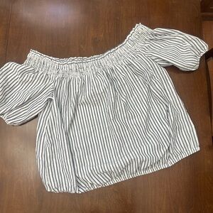 Torrid Cute Off-Shoulder Crop Top Size 1 NWT